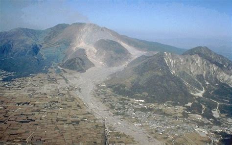 unzen mega tsunami|UNZEN VOLCANO AND ERUPTIONS .